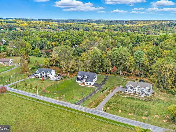 3rd image of 1050 Glen Hall Rd