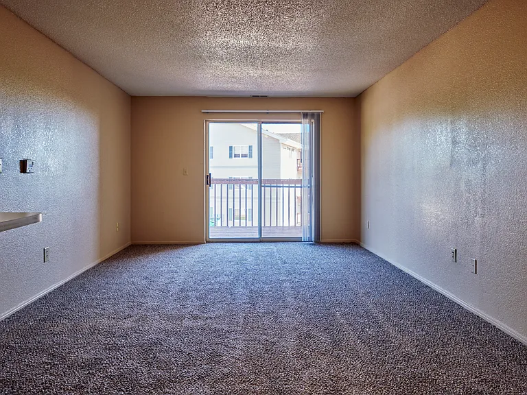 Riverfront Apartments — Photo 16