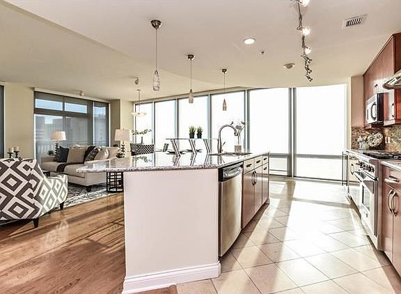 5th image of 4909 Laclede Ave APT 1501