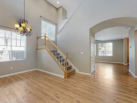5th image of 3128 Aaron Dr