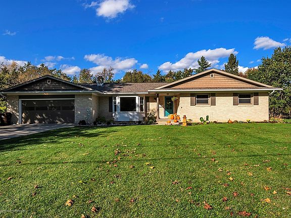 3rd image of 1125 E Twinbrook Dr