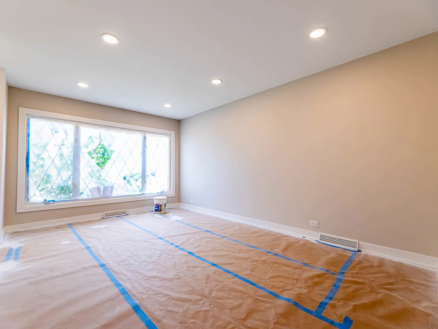 5 bed, 2100 sqft, $3,650 — Photo 2
