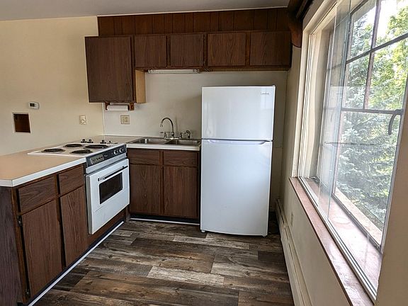 4th image of 123 W Colby St APT 3A
