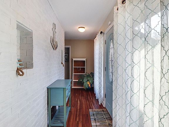 2nd image of 308 Dahlia Ln