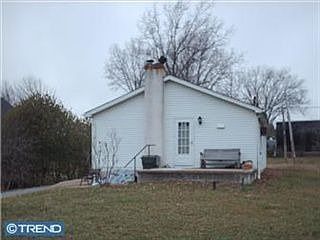 2nd image of 815 Barksdale Rd