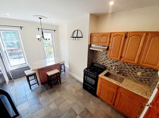 210 32nd St #A1, Brooklyn, NY 11232