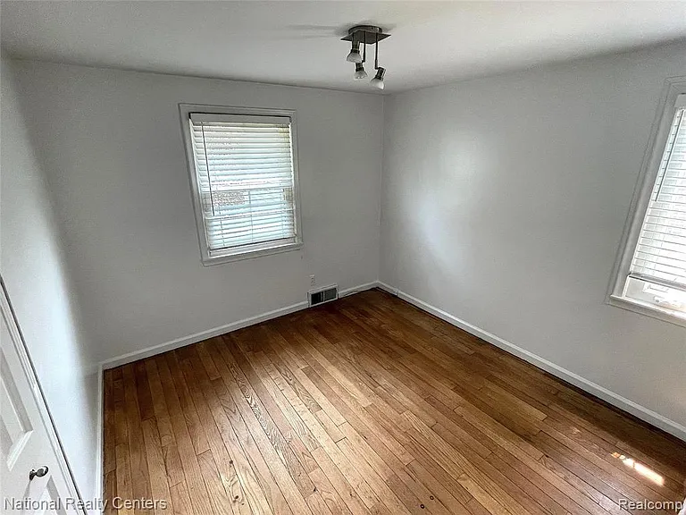 1704 Graefield Rd — Photo 6
