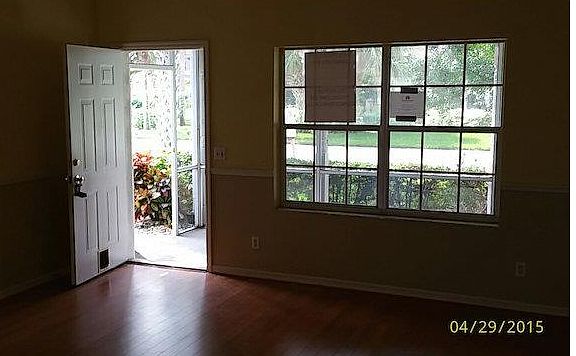 4th image of 1239 Red Oak Ln