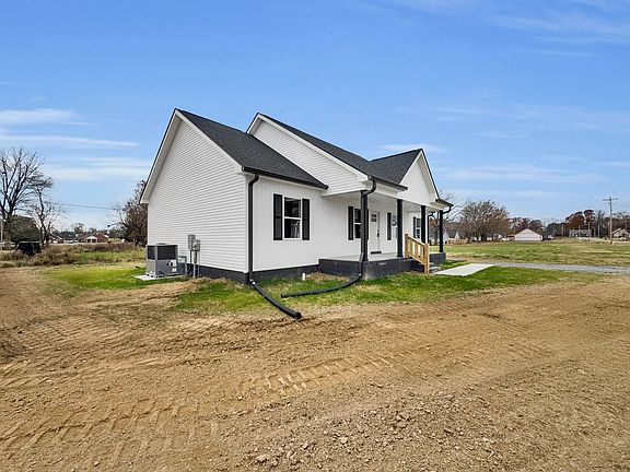 4th image of 303 Cassie Dr