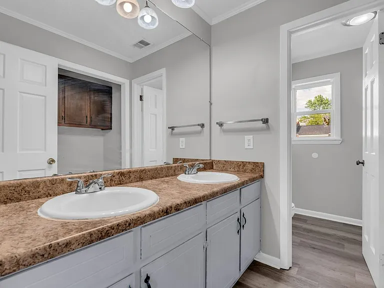 400 Forrest Blvd #26 — Photo 11