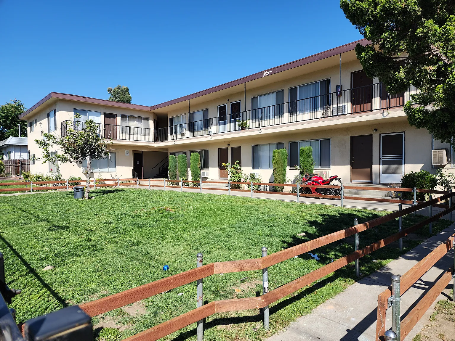 712 San Pascual — Photo 1