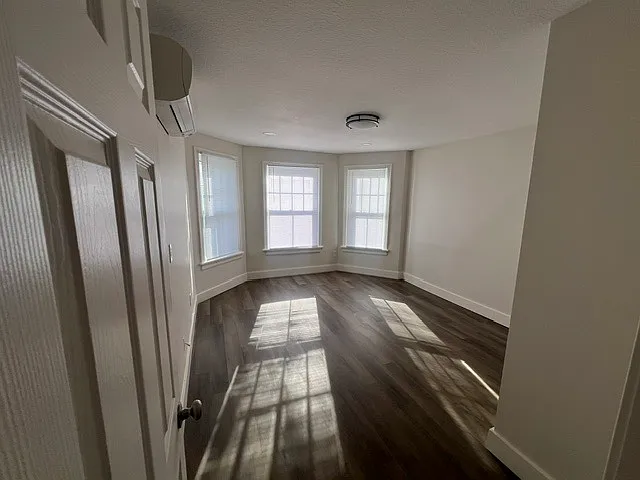 915 Rockhill St #2B — Photo 6