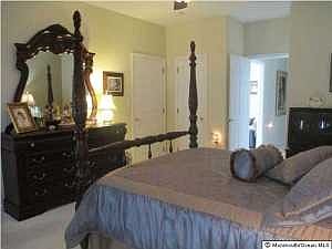 5th image of 51 Devereux Dr