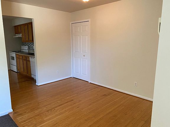 4th image of 38584 Meadowdale Dr