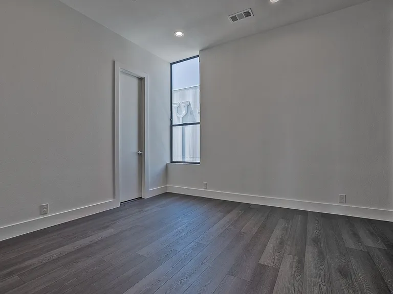 4322 Roseland Ave #9 — Photo 32