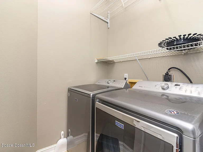 2893 Glasbern Cir — Photo 24