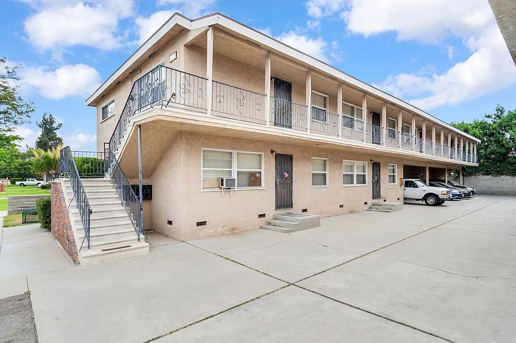 2 bed, 815 sqft, $2,195 — Photo 1