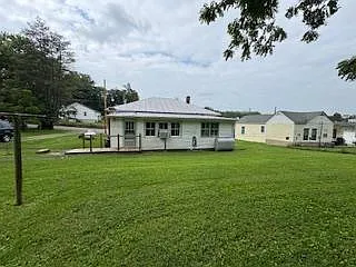 75 Anderson St — Photo 3