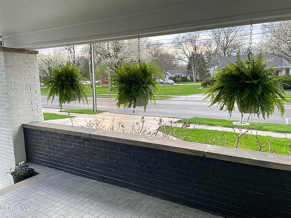 4th image of 606 River Rd