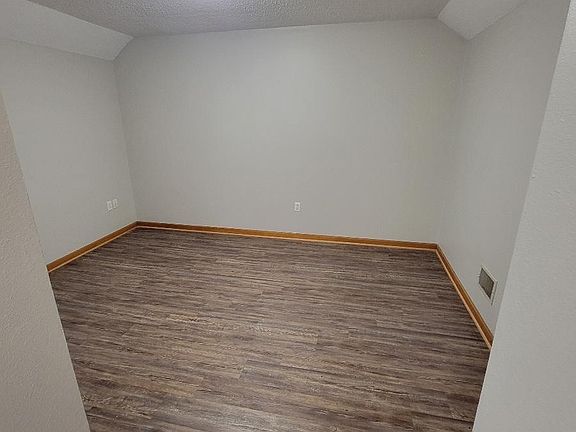 2nd image of 600 E Vine Ave #600