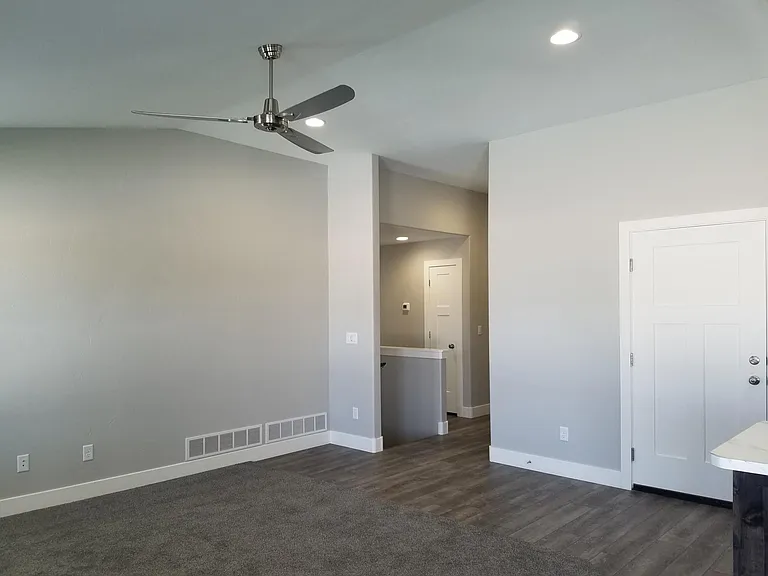 3287 E Kathaway Ln — Photo 35