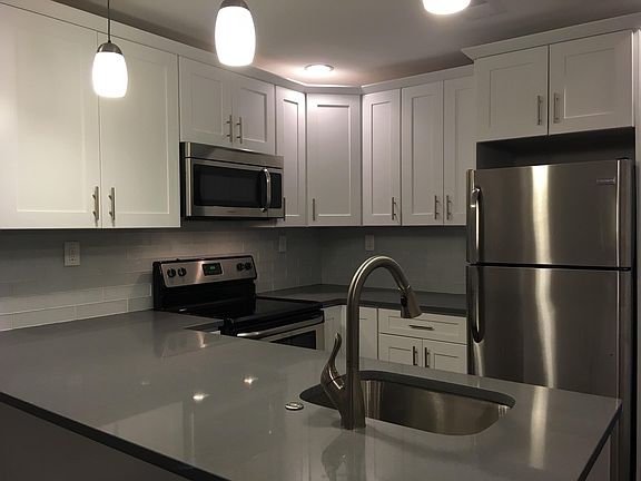 2nd image of 2341 W Thompson St #C