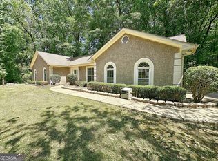112 Greenbriar Trl, Lagrange, GA 30241