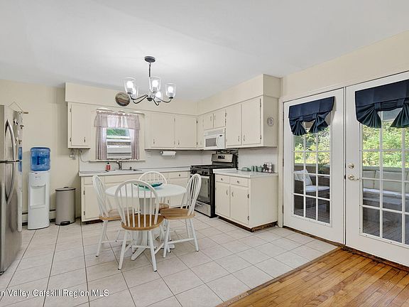 4th image of 131 & 133 New York 32a