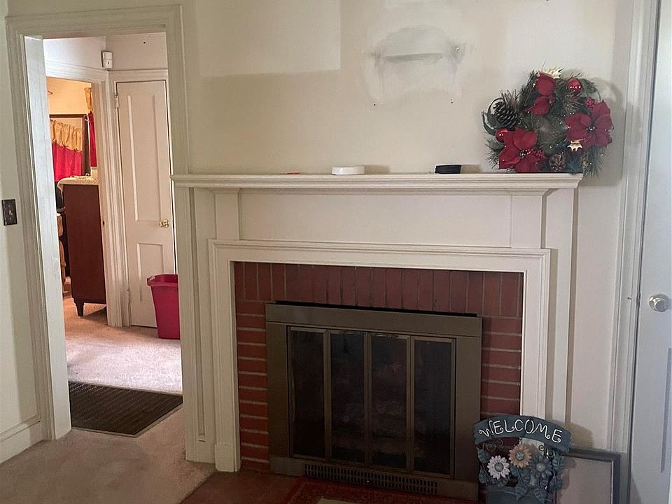 2nd image of 950 Cliff Rd