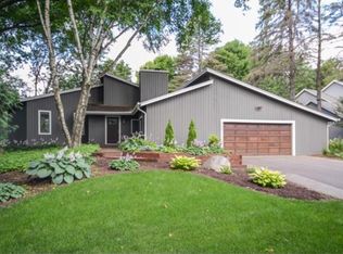 260 Ridgeview Dr, Wayzata, MN 55391