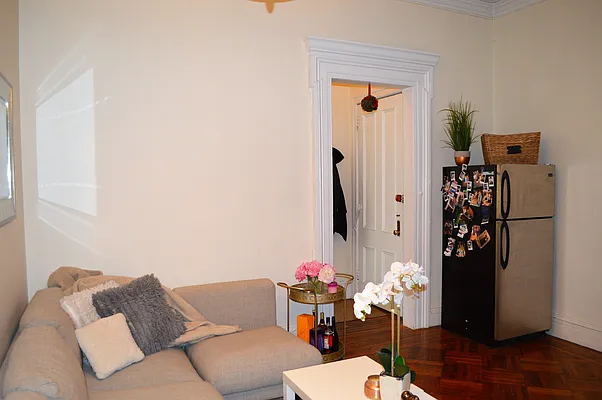 Rented by OvCo Realty | media 5