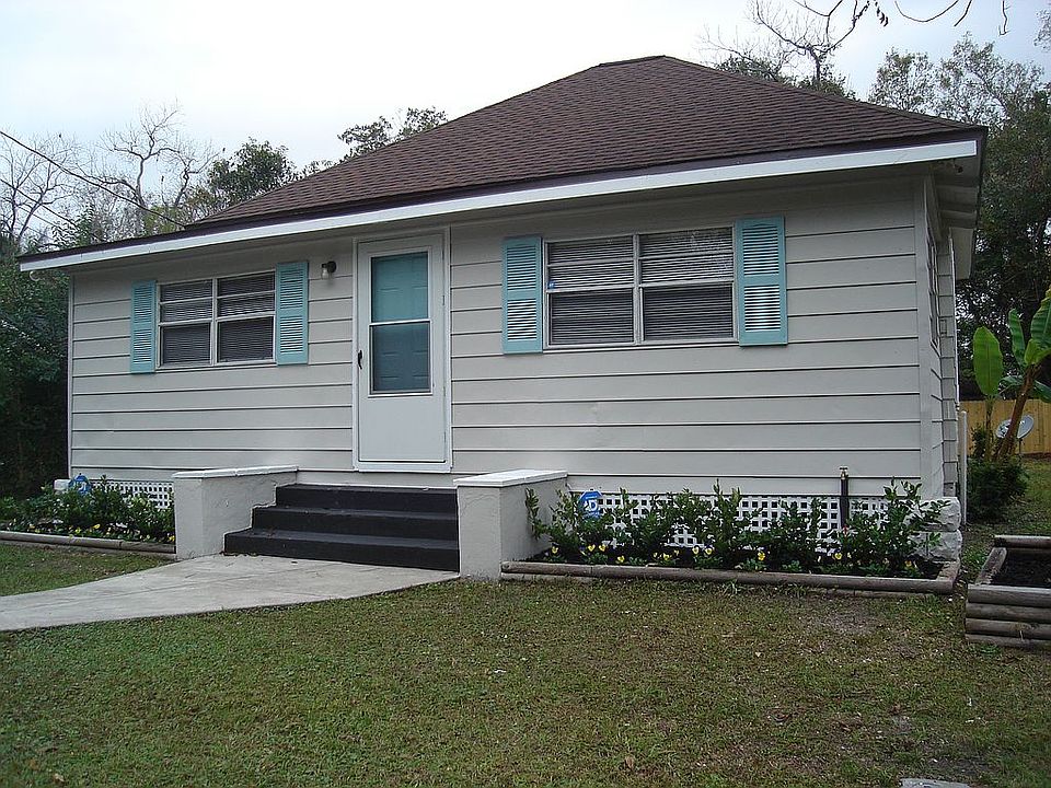 1st image of 3129 Phyllis St