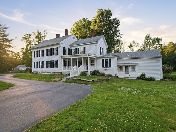 2nd image of 834 Pleasant St