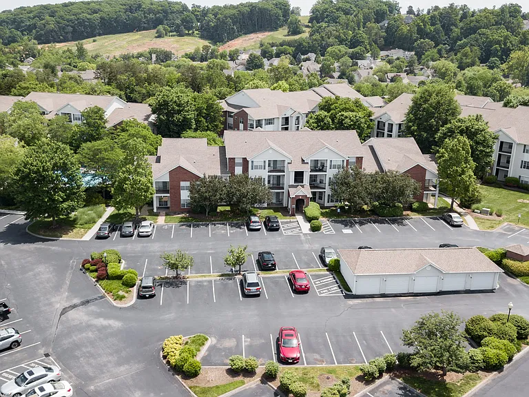 Bridlewood On Westland Apartments — Photo 1