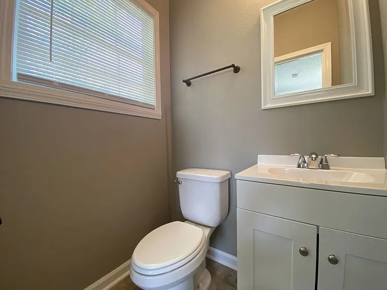 2304 Valmar St — Photo 6