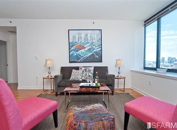 5th image of 260 King St Unit 1213