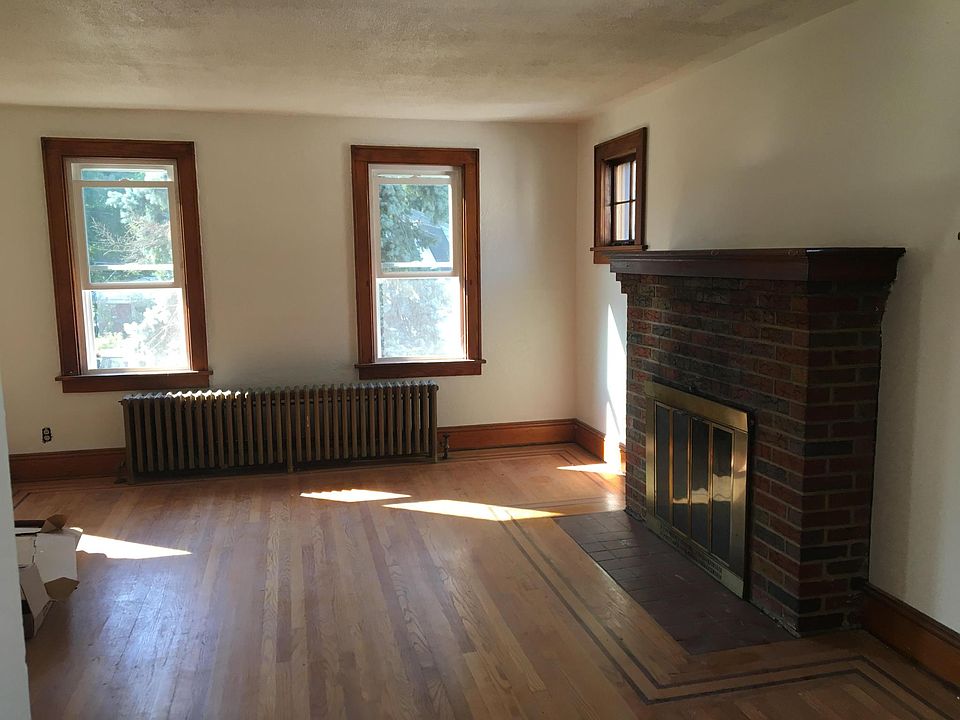 1st image of 28 W Erie St #2