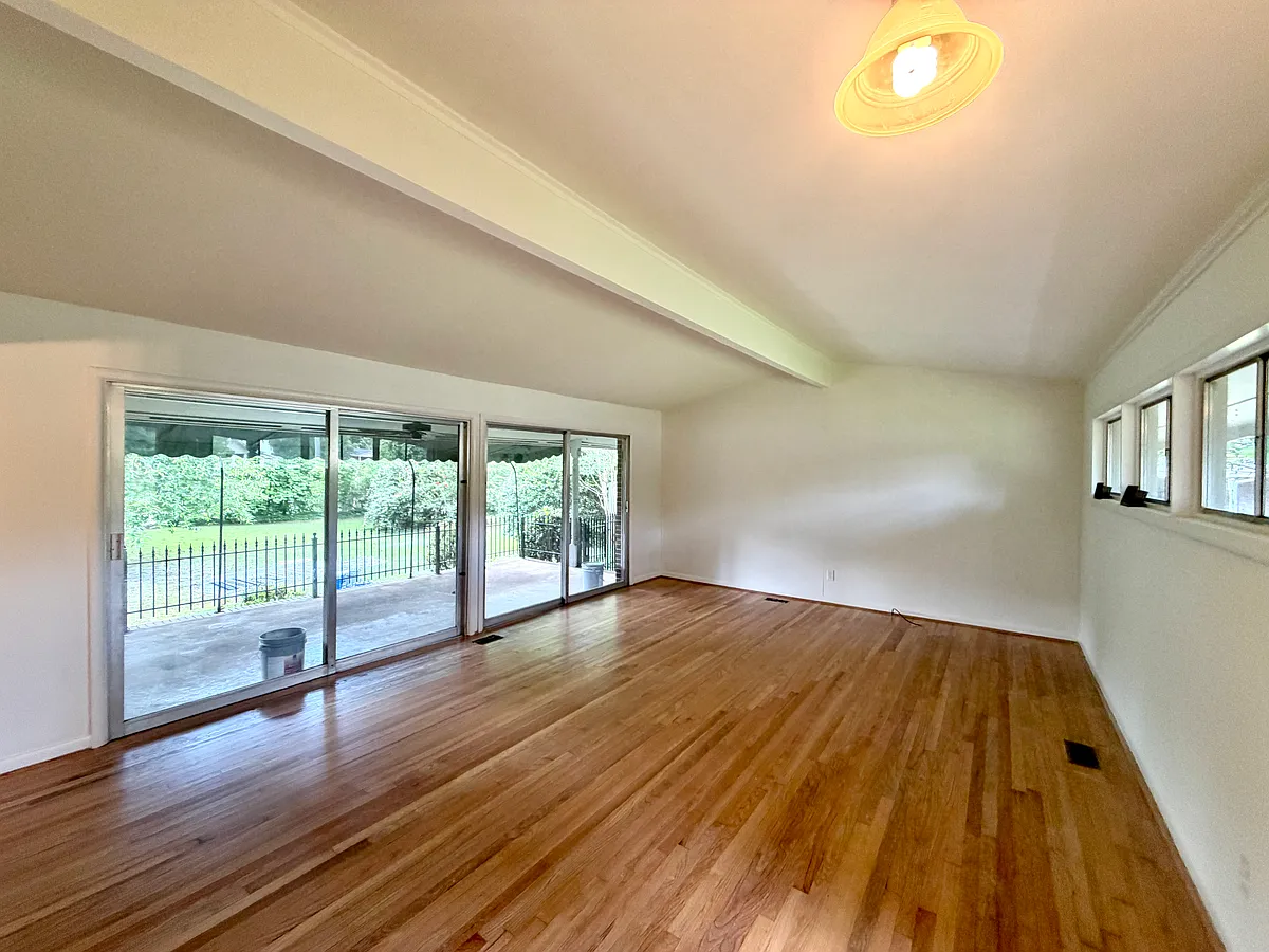 Building Photo - 108 Meadowview Cir