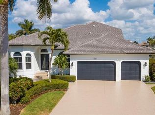 889 Swan Dr, Marco Island, FL 34145