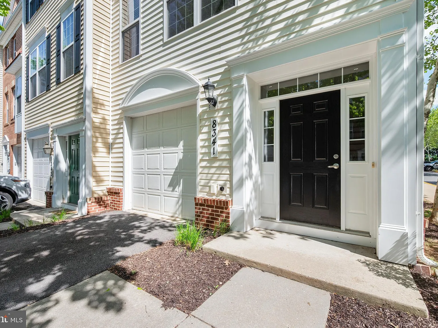 3 bed, 3.5 bath, 1572 sqft, $3,500 — Photo 3