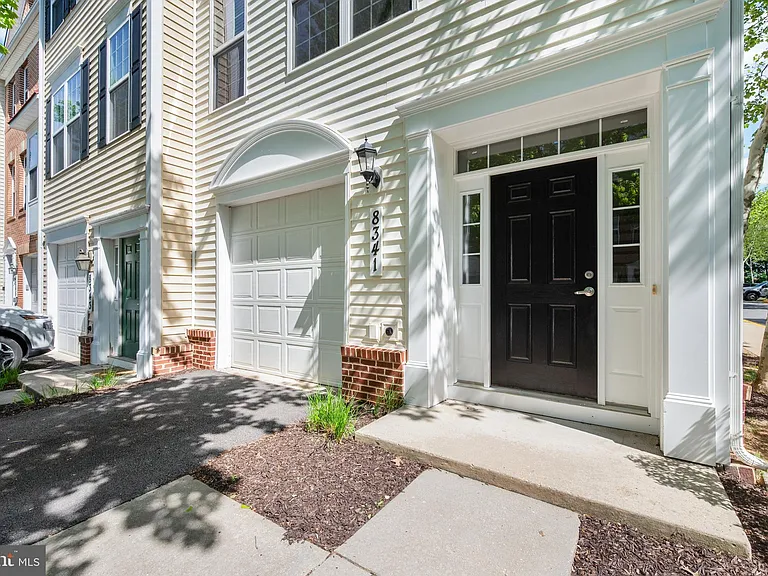 8341 Broderick Cir — Photo 3