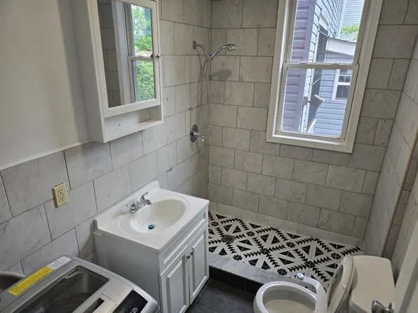 222 Danforth Avenue image 14 of 18