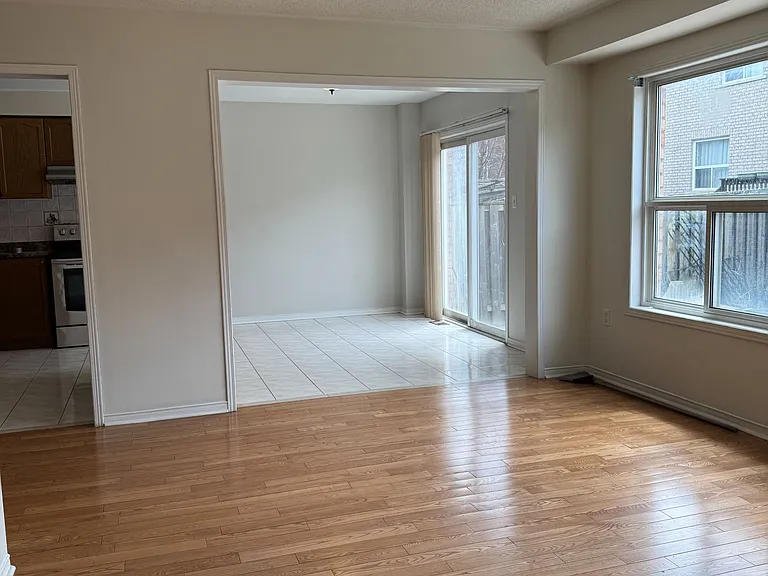58 Brentcliff Dr #UPPER — Photo 15