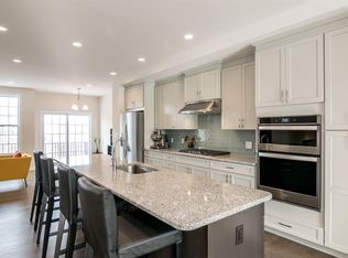 2848 Ridington Rd, Ann Arbor, MI 48105