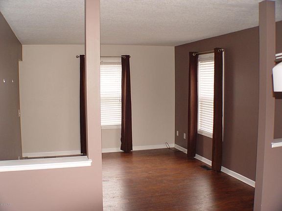 2nd image of 4740 Black Oak Ln