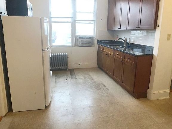 2nd image of 2270 27th St APT 3A