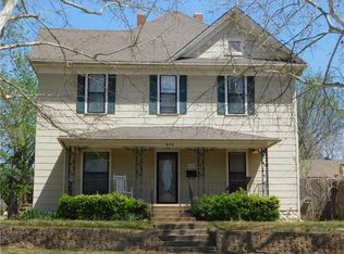 624 N Broad St, Guthrie, OK 73044