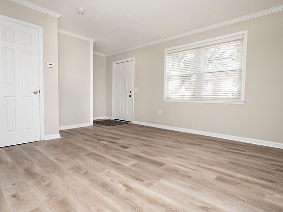 3rd image of 415 Parkdale Dr APT 18C