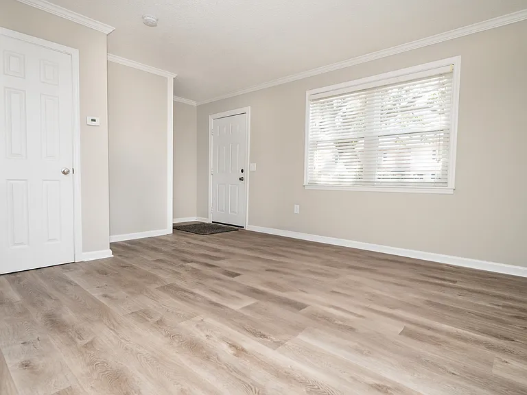 415 Parkdale Dr #18C — Photo 3