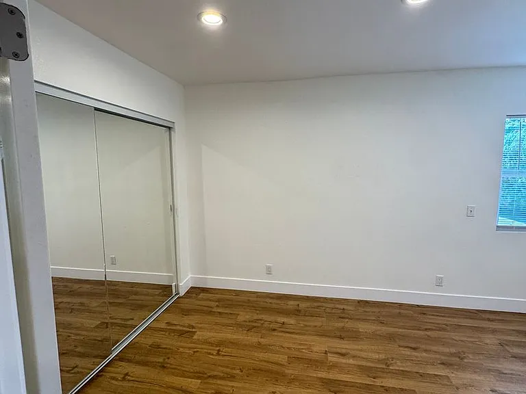 4318 N. Lakewood Blvd — Photo 12